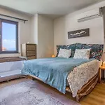 Pastels - 2bd In Trinity With Underground Parking By Flat Mаnager Бансько