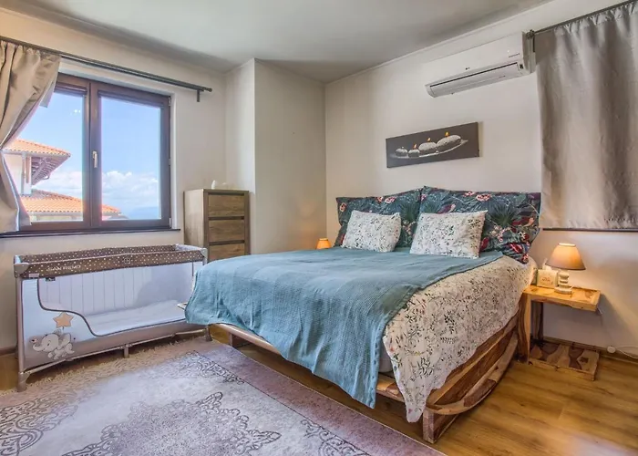 Pastels - 2bd In Trinity With Underground Parking By Flat Mаnager 班斯科