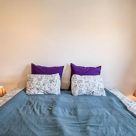 Апартаменты Pastels - 2bd In Trinity With Underground Parking By Flat Mаnager