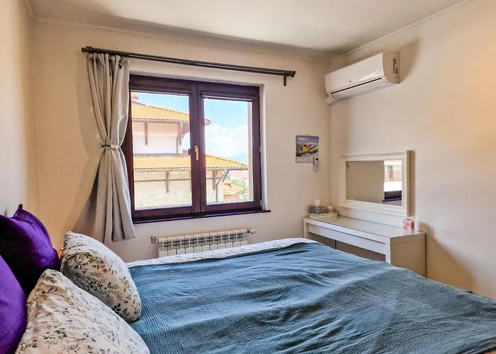 Pastels - 2bd In Trinity With Underground Parking By Flat Mаnager *